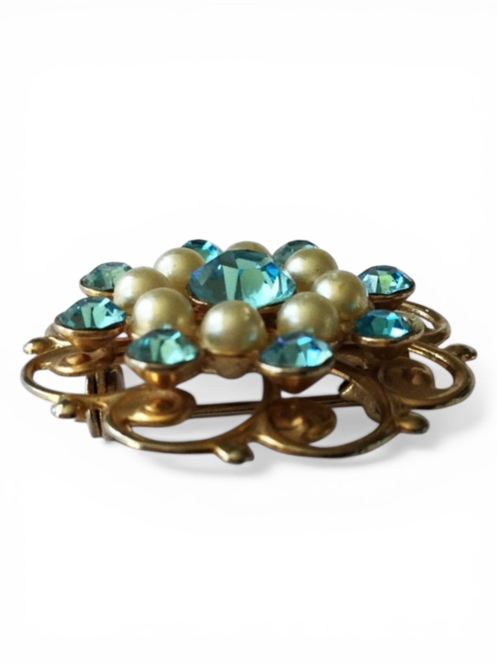 Vintage MCM Gold‑Tone Filigree Flower Brooch Turquoise Rhinestones & Faux Pearls - Picture 4 of 12